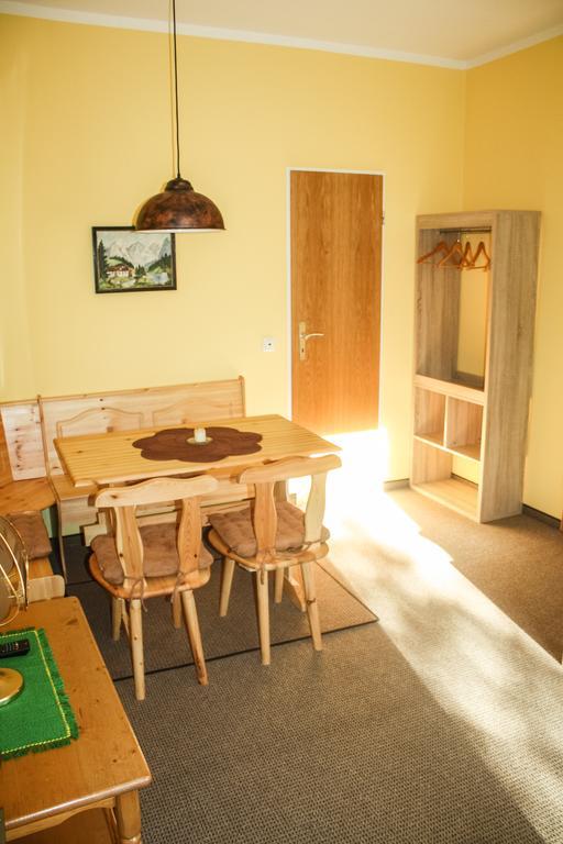 Landgasthof Zur Quelle Seeshaupt Exterior photo